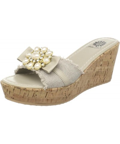 Women's Maryland Natural $19.35 Sandals